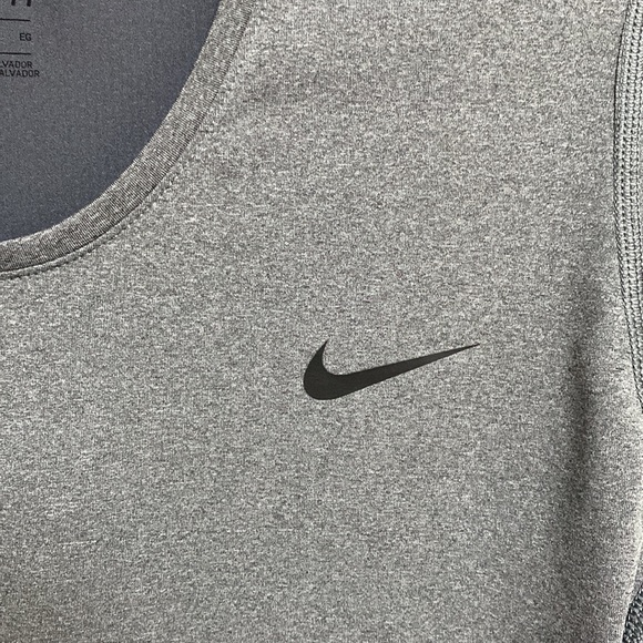 Dri-Fit Women short sleeve active size XL Gray/Dark Gray - Picture 3 of 5